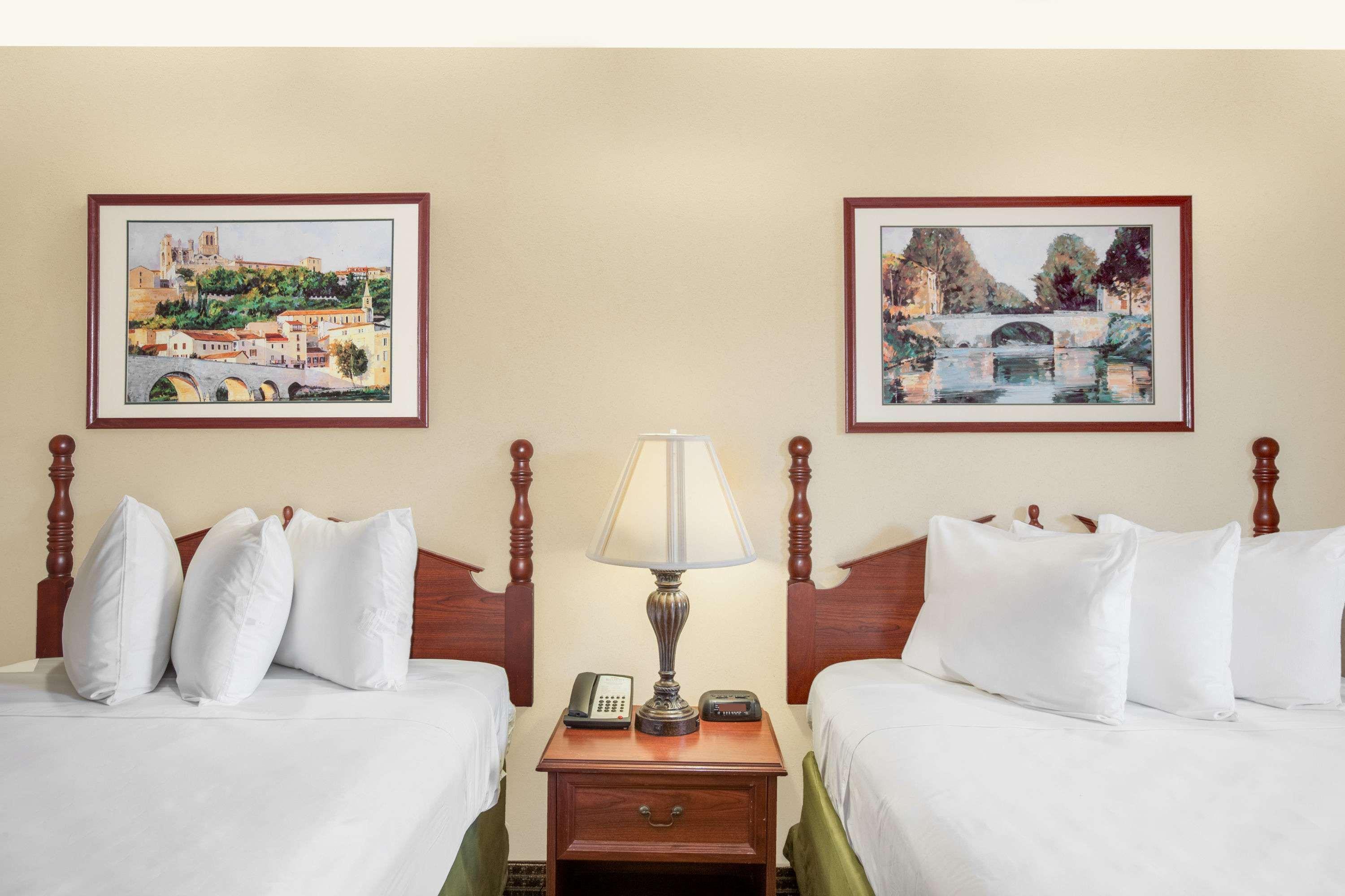 מלון Baymont By Wyndham Lafayette Airport מראה חיצוני תמונה