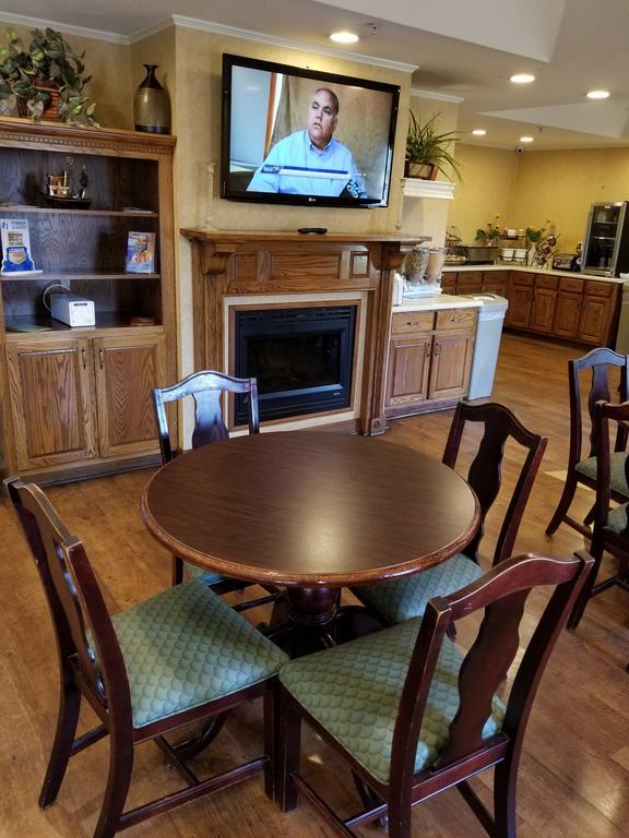מלון Baymont By Wyndham Lafayette Airport מראה חיצוני תמונה